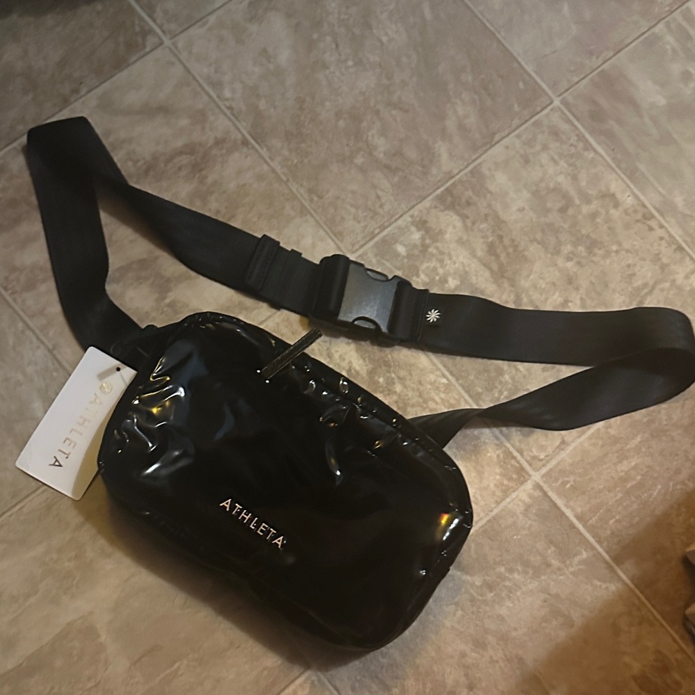 ALL ABOUT SHINE PUFF
LARGE BELT BAG